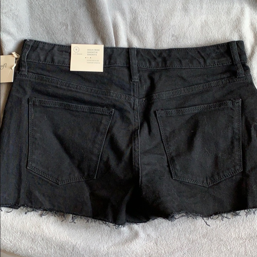 Universal Thread Shorts - Picture 3 of 3